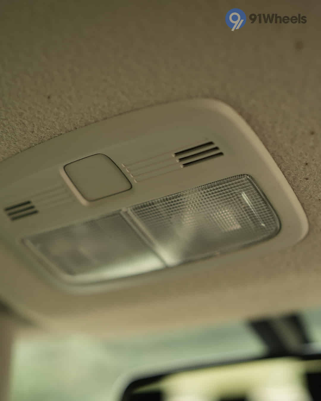 Roof Mounted Controls / Sunroof & Cabin Light Controls