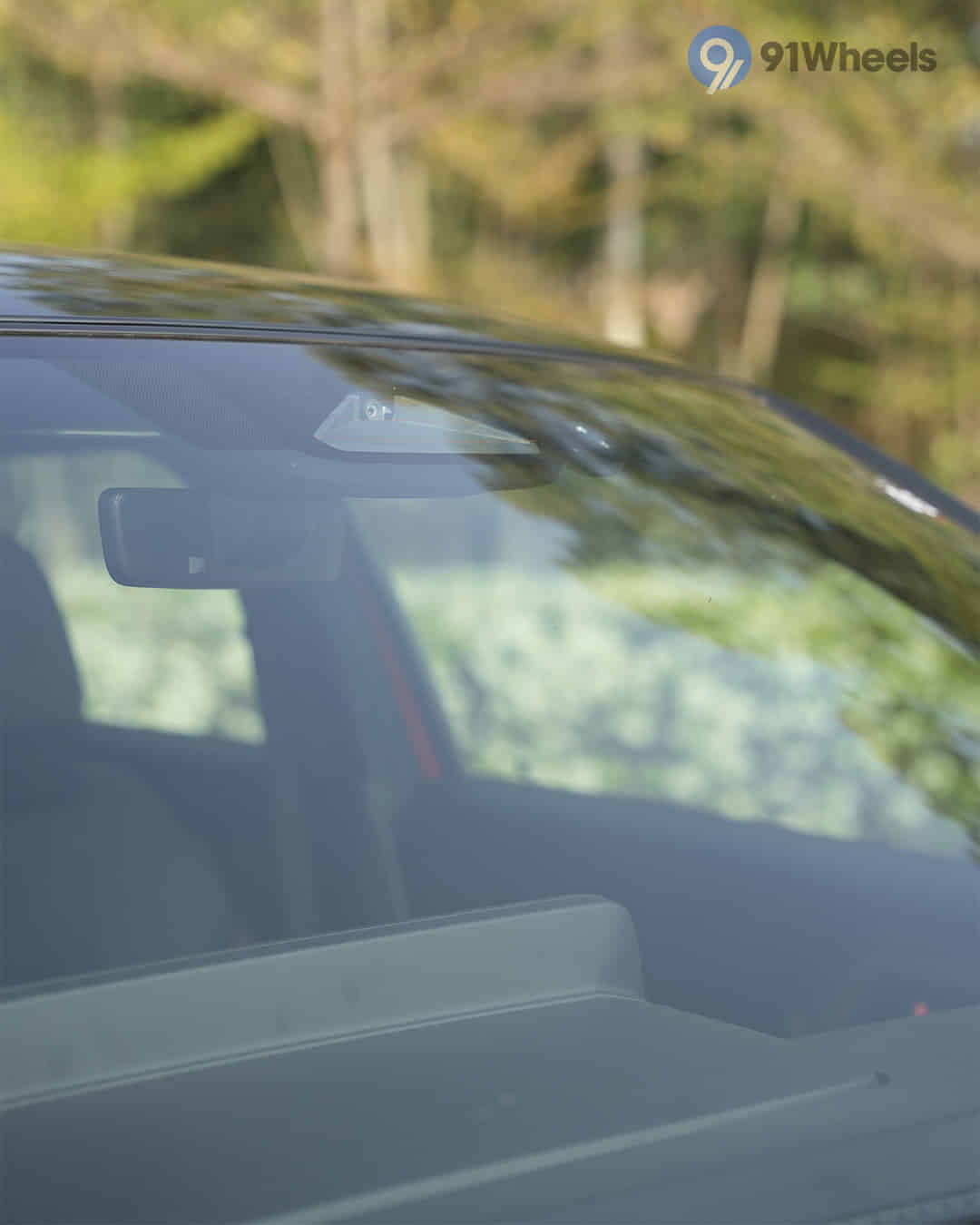 Front Windshield / Windscreen Front Windshield / Windscreen