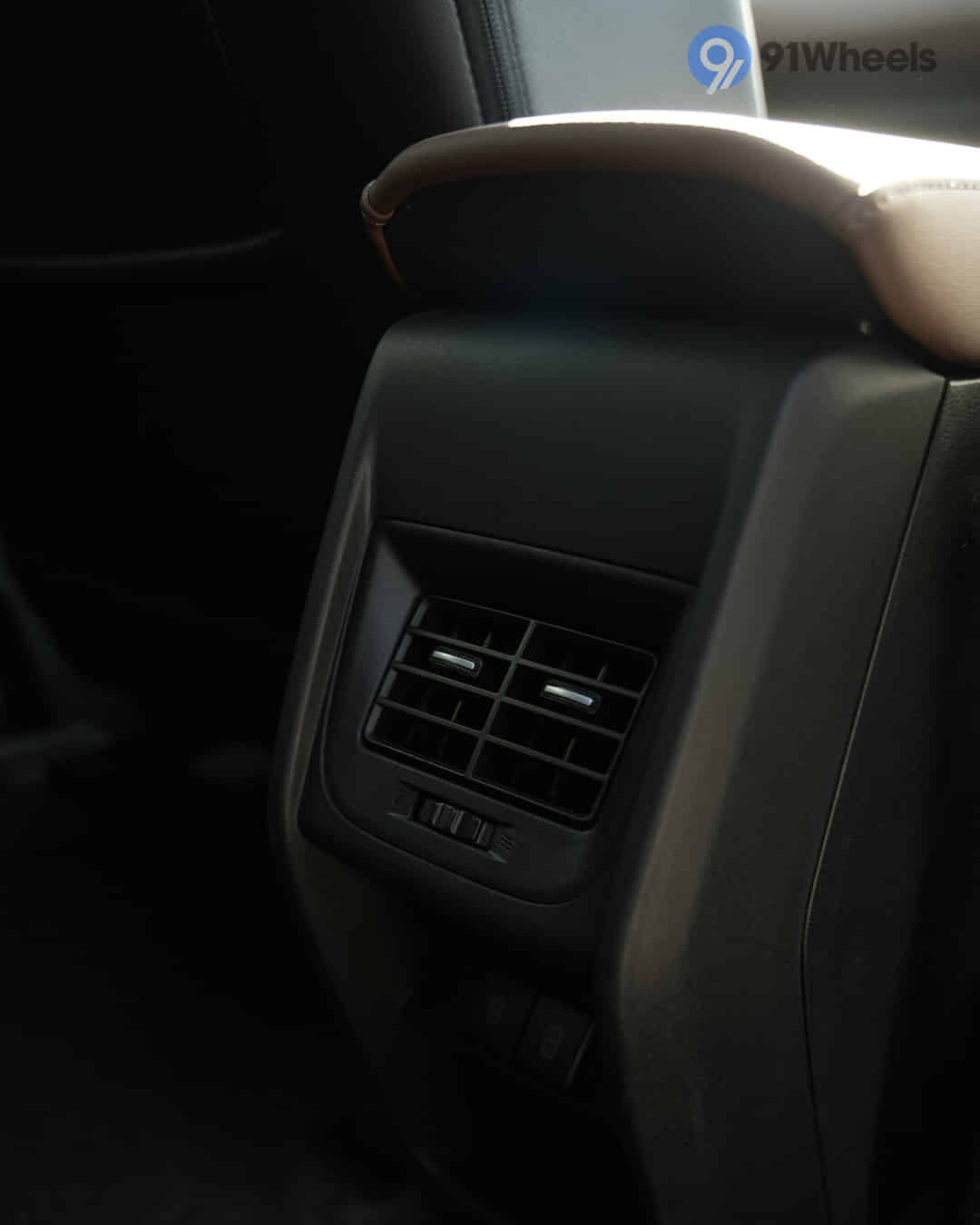 Rear Row Air Vents Rear Row Air Vents