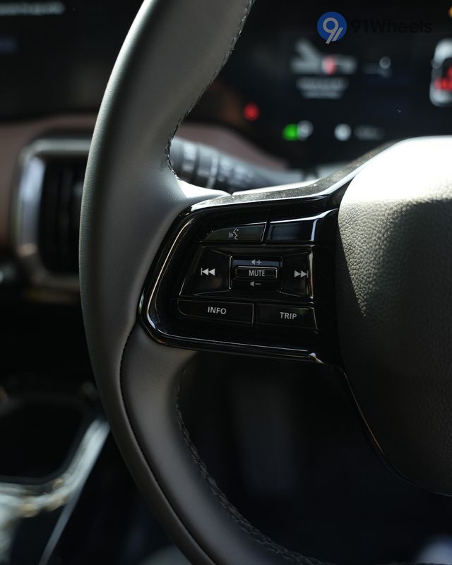 Urban Cruiser Ebella Left Steering Mounted Controls