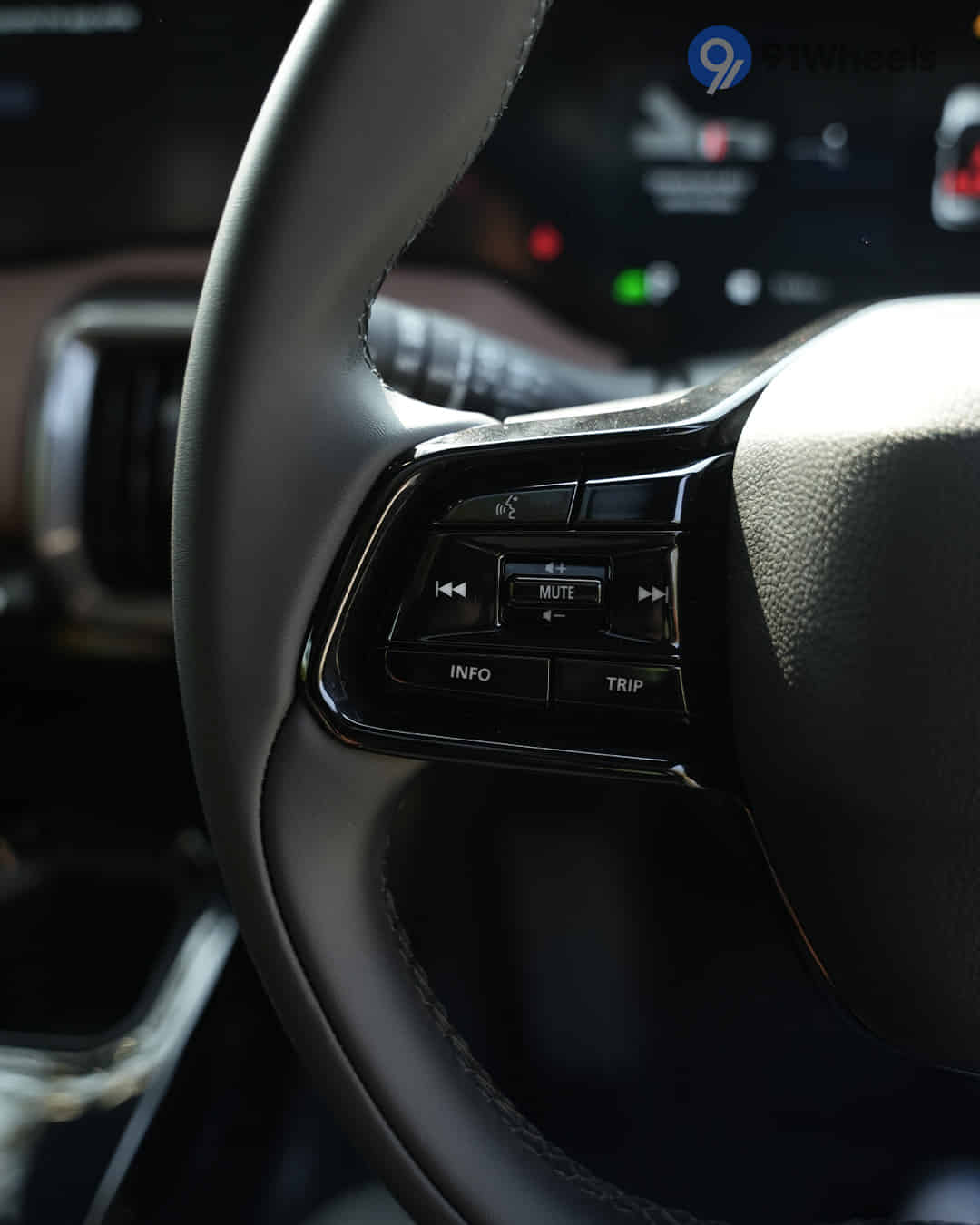 Left Steering Mounted Controls Left Steering Mounted Controls