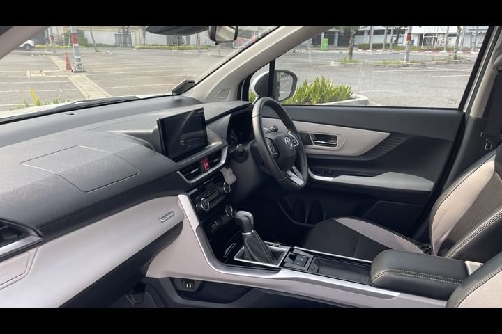 Toyota Veloz Dashboard
