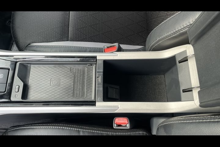 Toyota Veloz Front Centre Arm Rest Storage