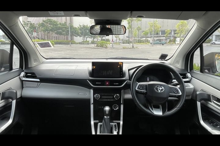 Toyota Veloz Dashboard