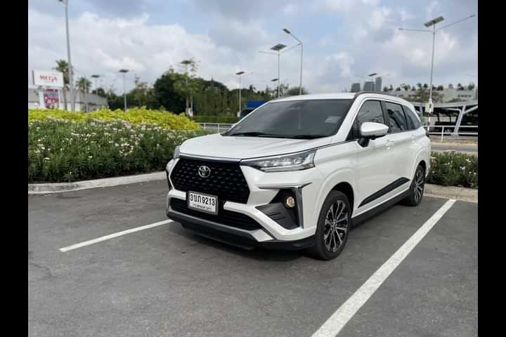 Toyota Veloz Left Front Three Quarter