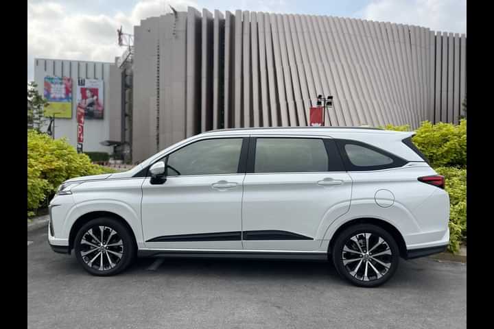 Toyota Veloz Left Side View
