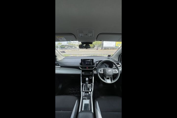 Toyota Veloz Dashboard