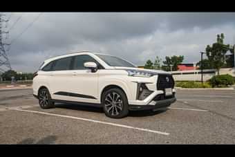 Toyota Veloz Right Front Three Quarter