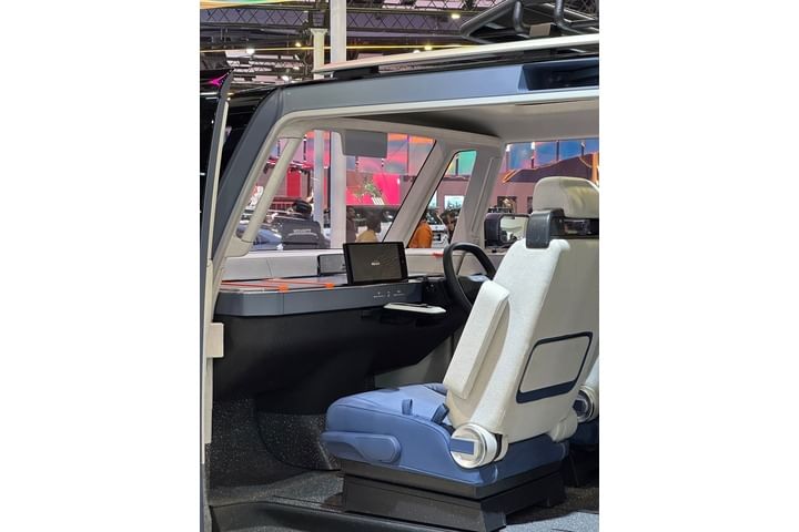 Toyota XVan Front Row Seats Toyota XVan Front Row Seats