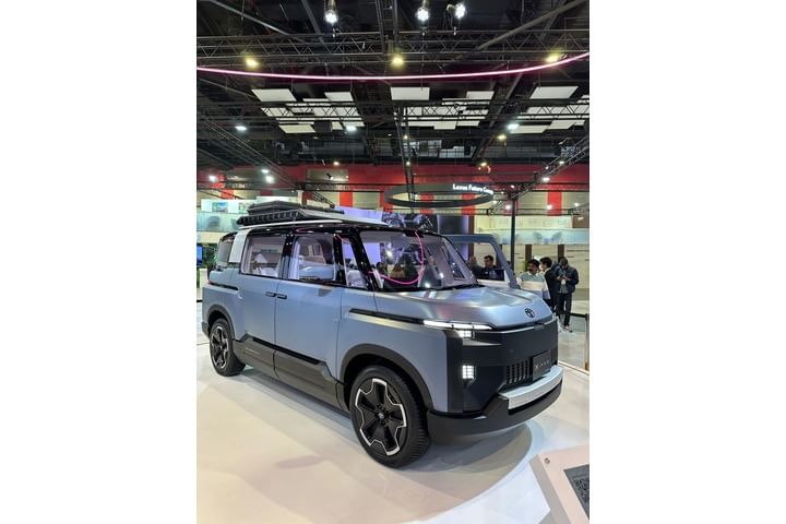 Toyota XVan Right Front Three Quarter Toyota XVan Right Front Three Quarter