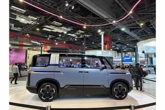 Toyota XVan Right Side View Toyota XVan Right Side View