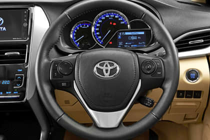 Toyota Yaris V-(O) Manual Petrol Steering Wheel