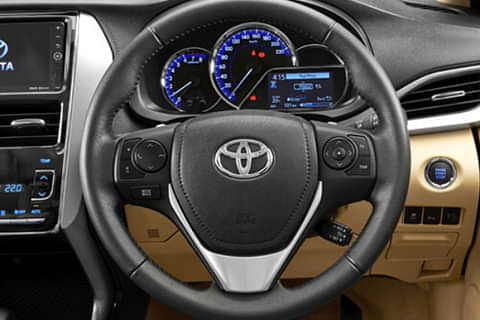 Toyota Yaris V-(O) Auto Petrol Steering Wheel