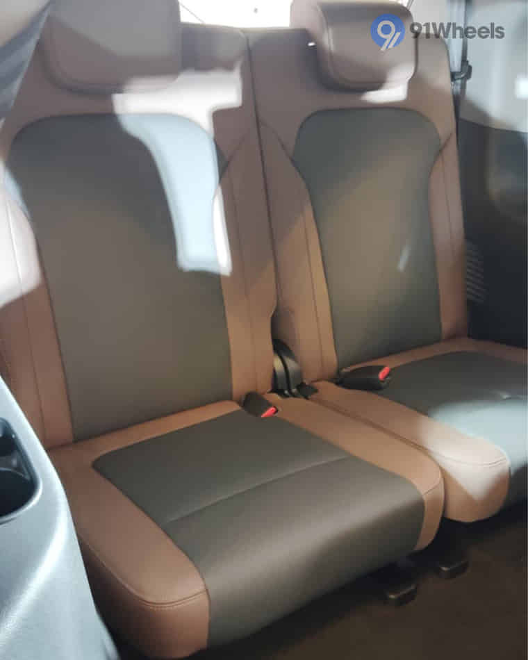 Seats & Cabin Comfort - 2 Seats & Cabin Comfort - 2