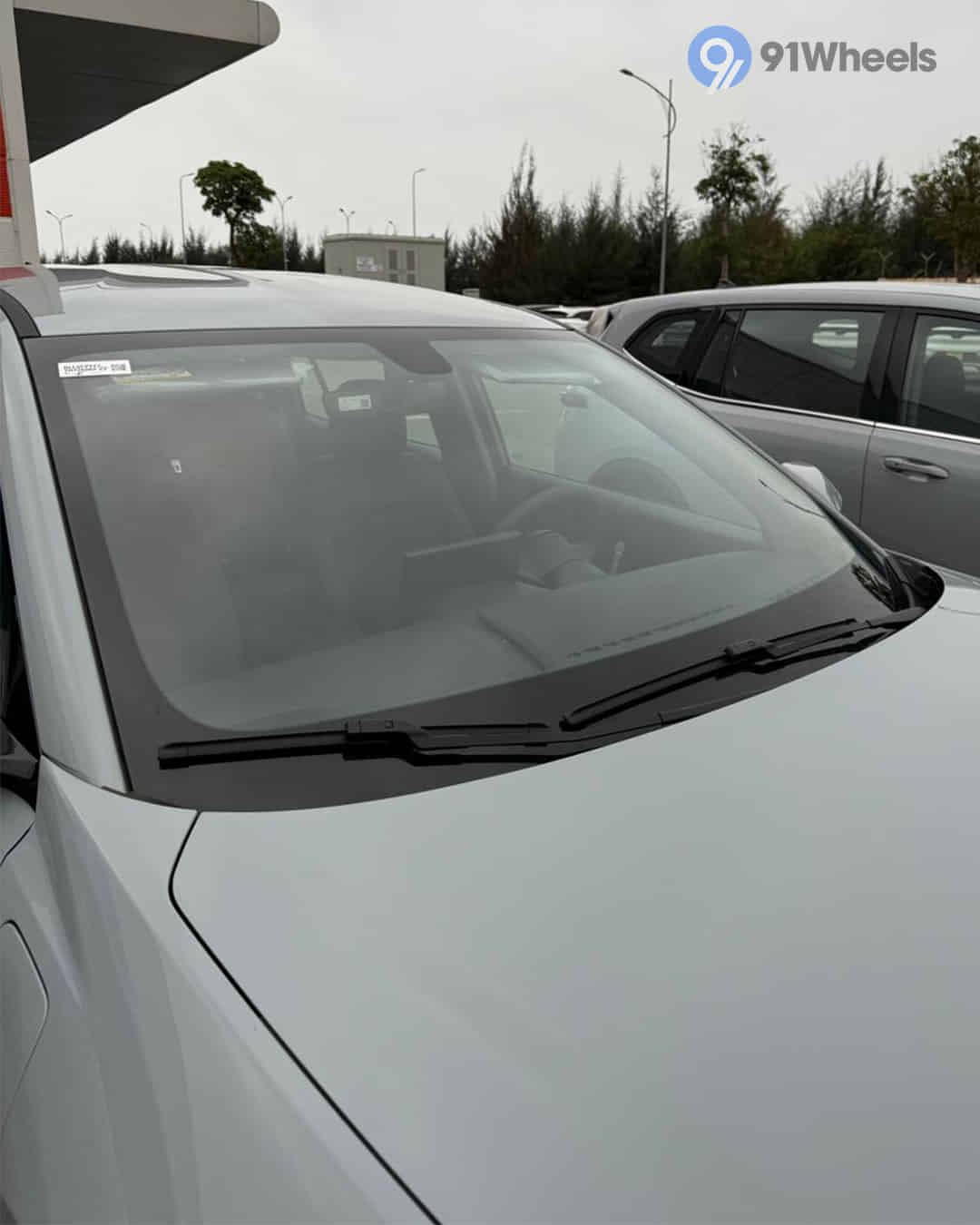 Front Windshield / Windscreen