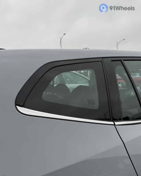 VF MPV 7 Rear Quarter Glass