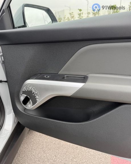 VF MPV 7 Front Passenger Side Door Pad