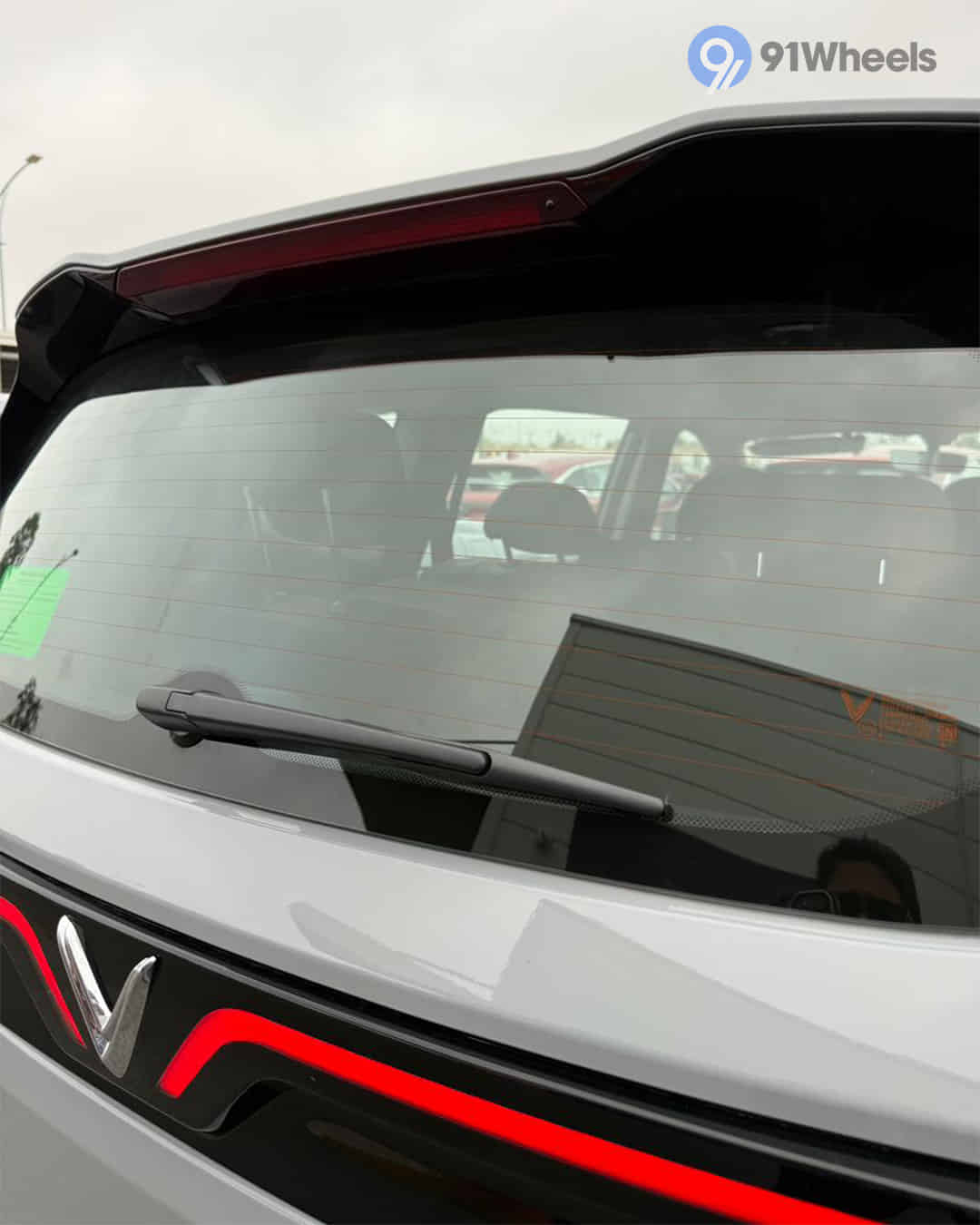 Rear Windshield / Windscreen