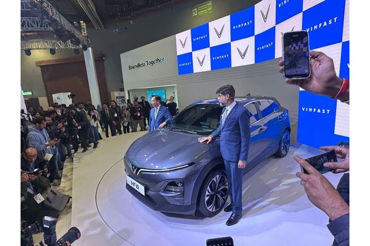 VinFast VF6 Left Front Three Quarter
