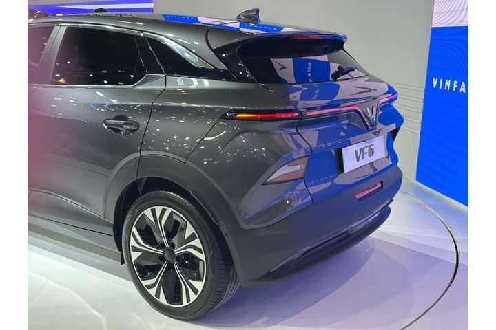 VinFast VF6 Rear Quarter Glass