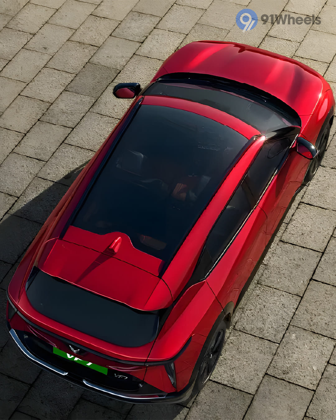 VinFast VF7 image