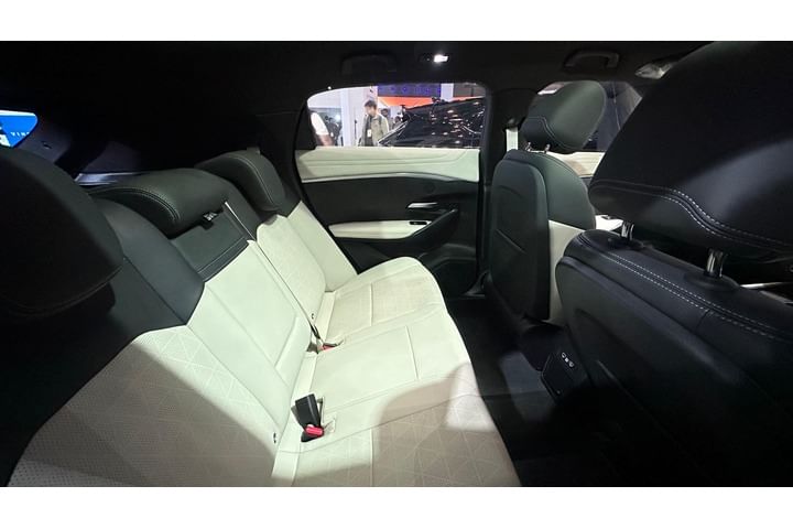 VinFast VF7 Rear Seats