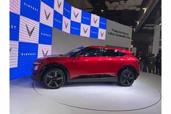 VinFast VF7 Left Side View