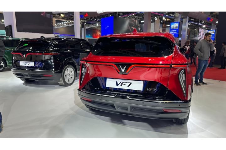 VinFast VF7 Rear Windshield/Windscreen
