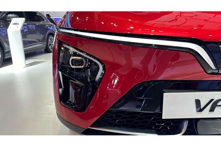 VinFast VF7 Headlight