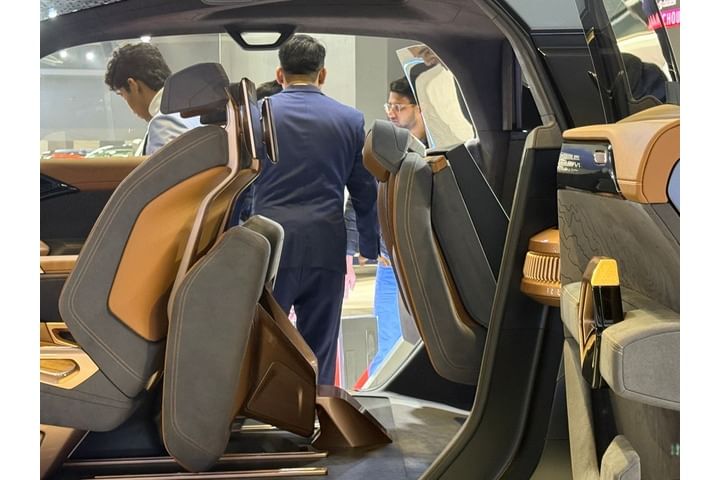 VinFast Wild Rear Seats
