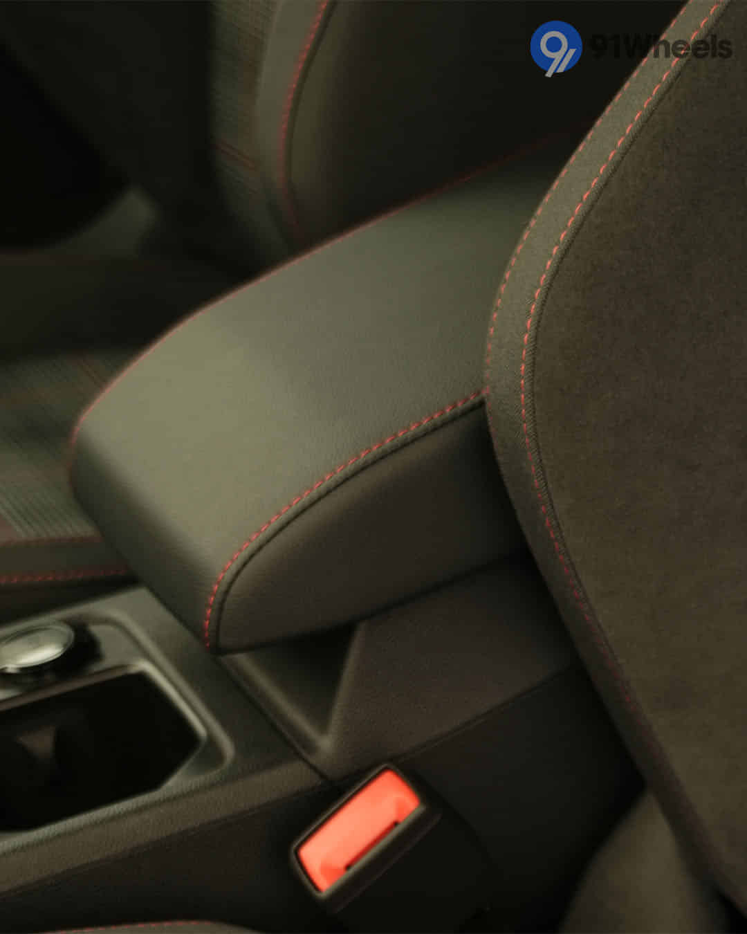 Front Centre Arm Rest