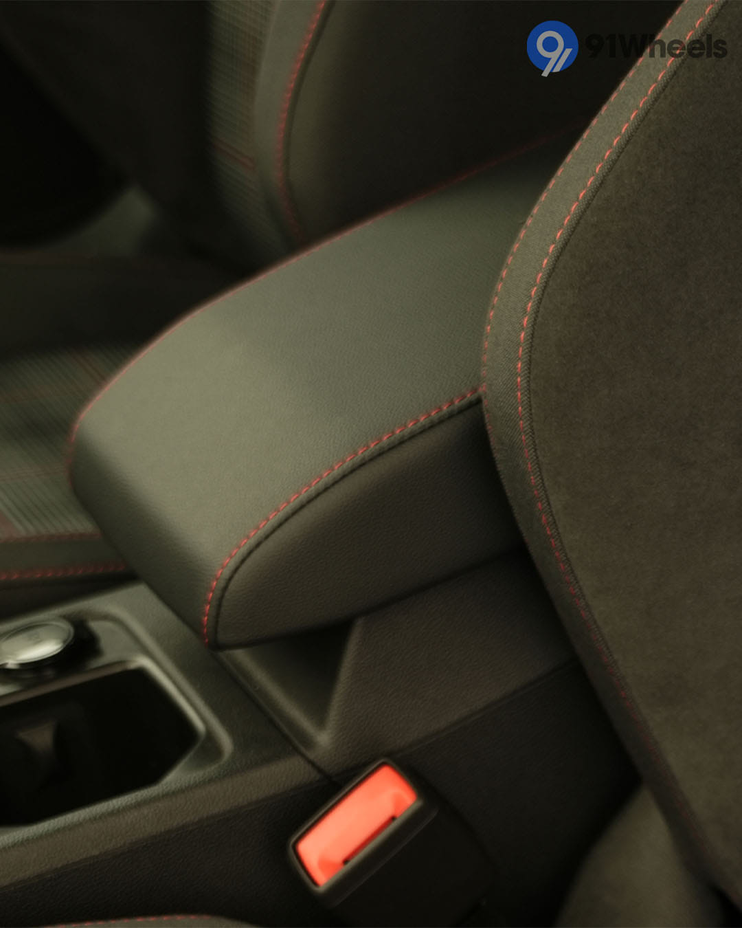 Volkswagen Golf GTI Front Centre Arm Rest Volkswagen Golf GTI Front Centre Arm Rest