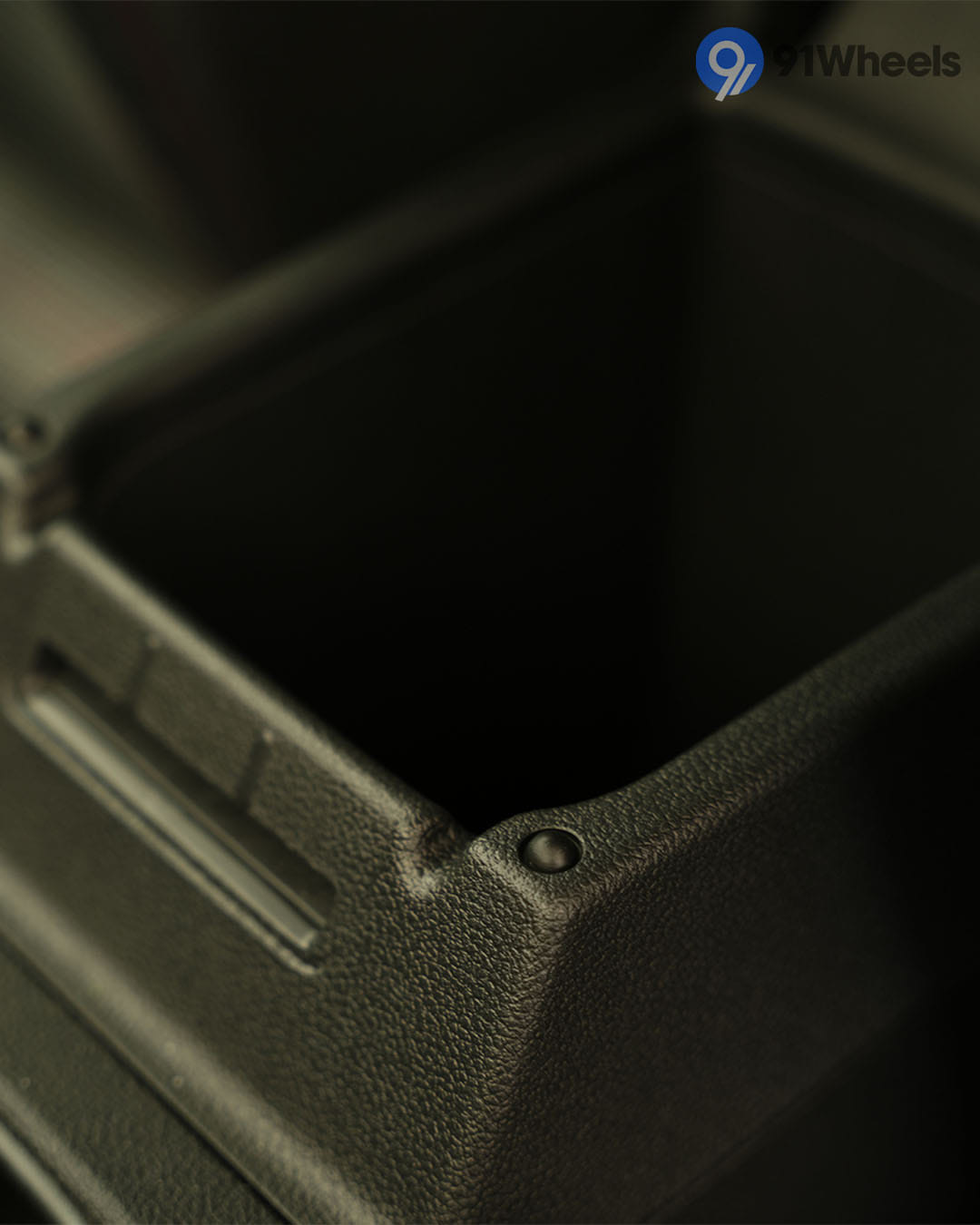 Volkswagen Golf GTI Centre Console / Centre Console Storage Volkswagen Golf GTI Centre Console / Centre Console Storage