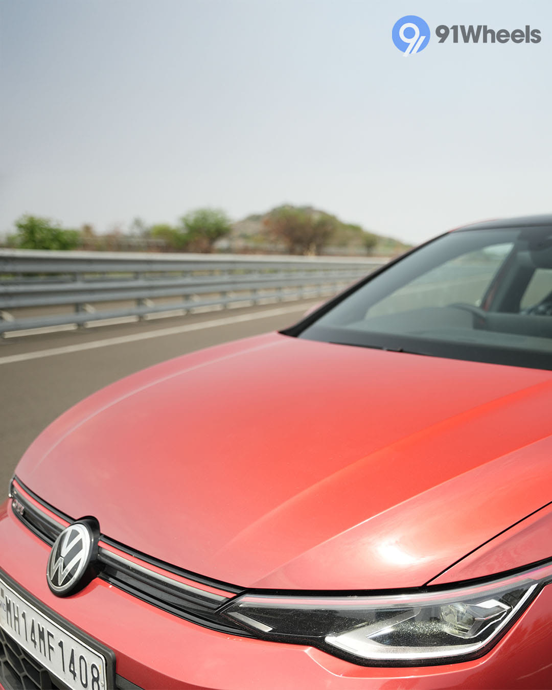 Volkswagen Golf GTI Closed Hood / Bonnet Volkswagen Golf GTI Closed Hood / Bonnet