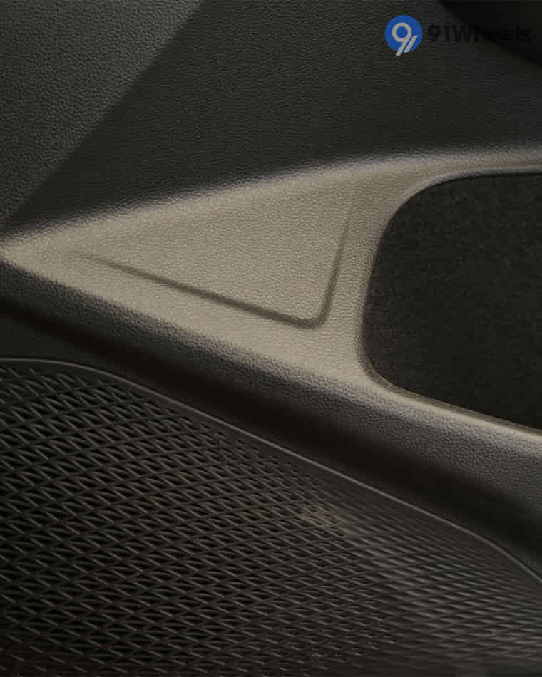 Infotainment & Charging - 1