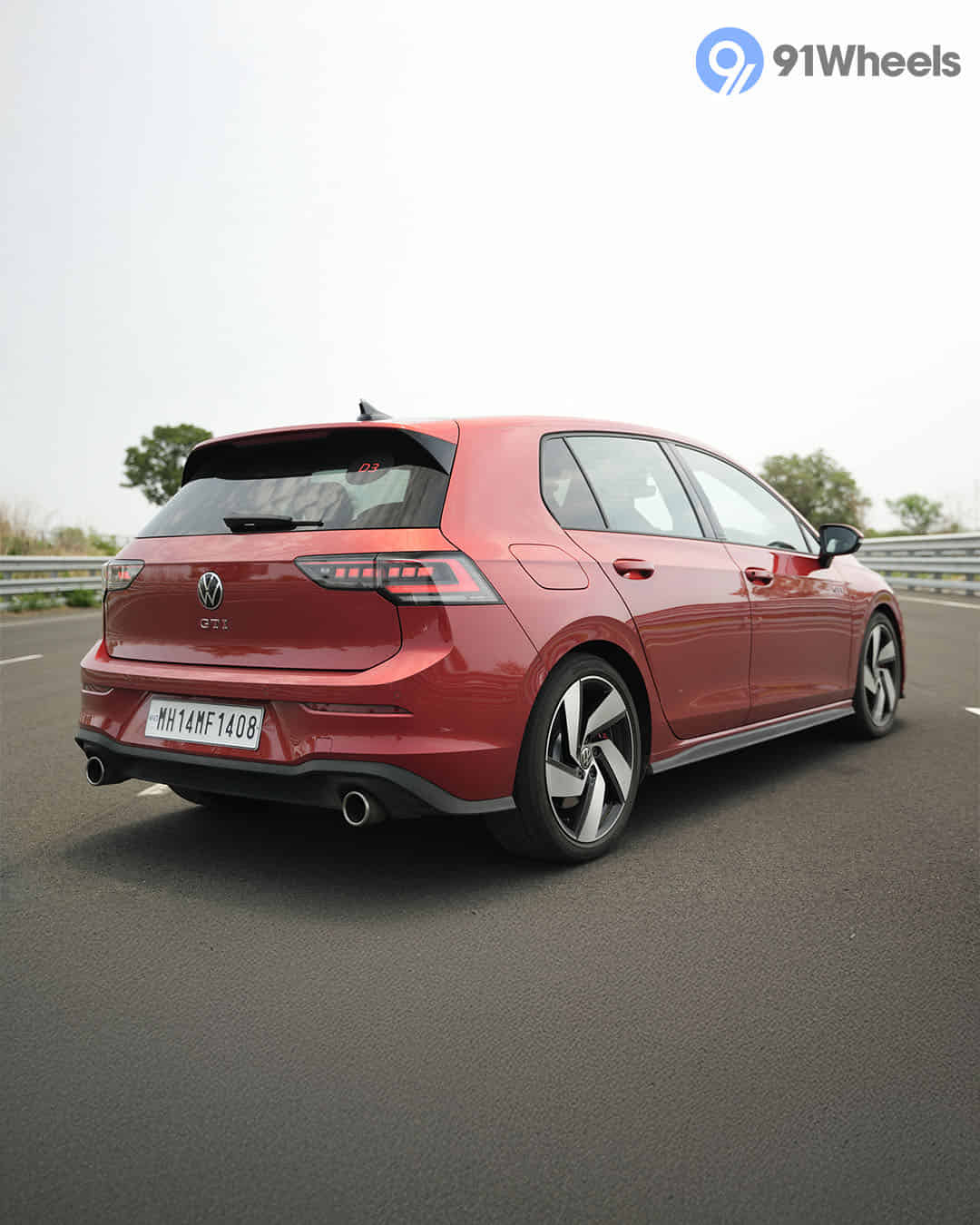 Right Rear Three Quarter