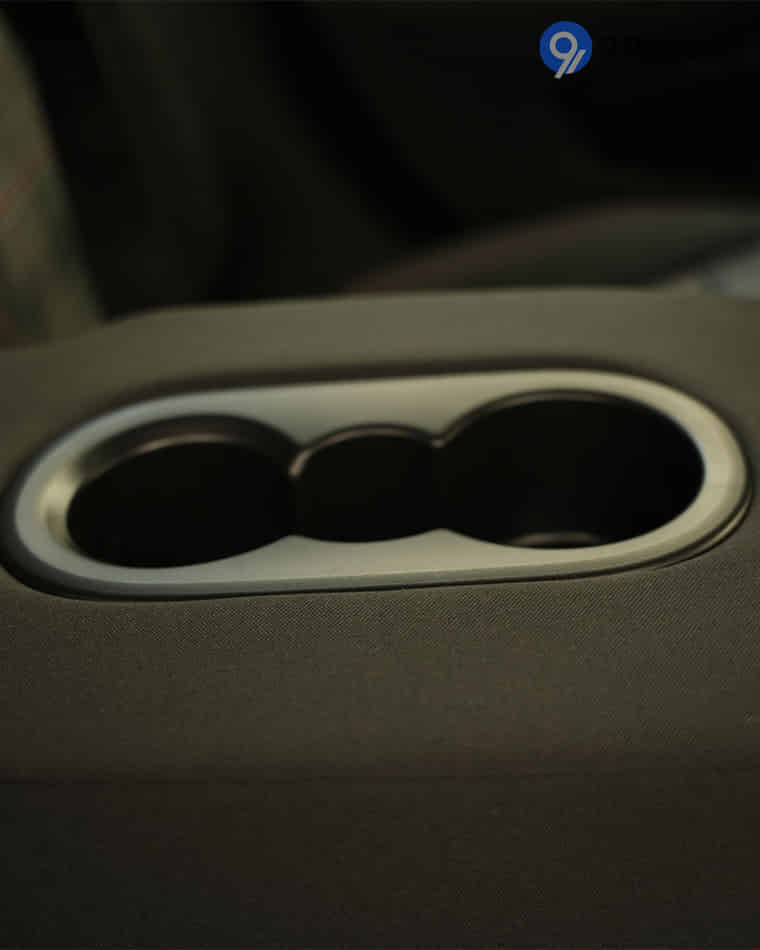 Seats & Cabin Comfort - 4