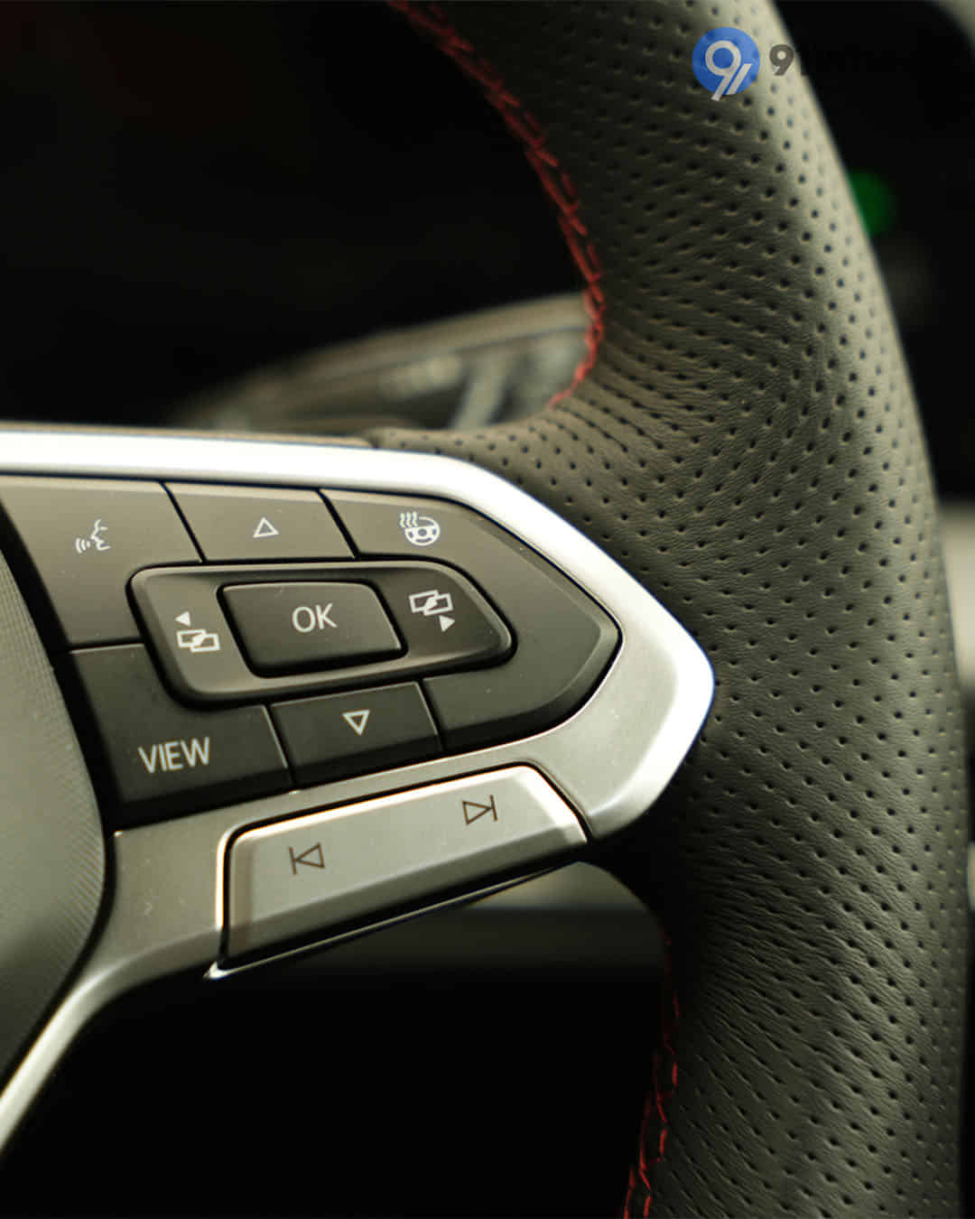 Right Steering Mounted Controls