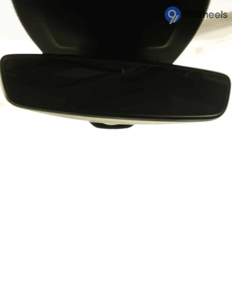 Dashboard & Front Cabin - 11