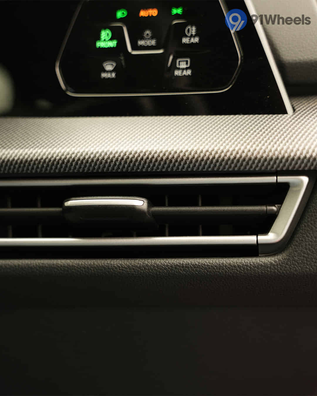 Front Centre Air Vents
