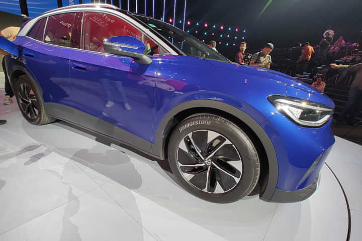 Volkswagen ID.4 Right Front Three Quarter Volkswagen ID.4 Right Front Three Quarter