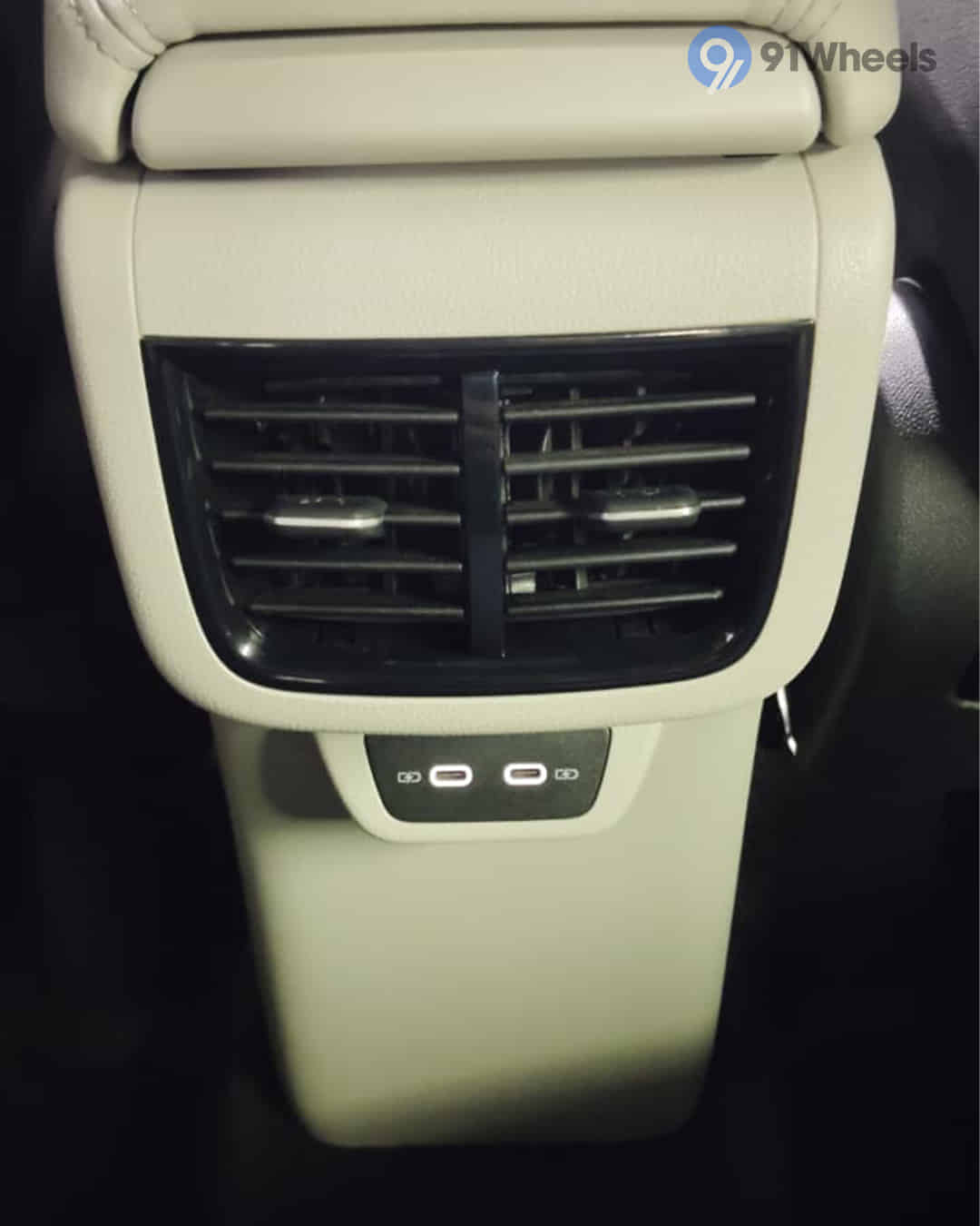 Rear Row Air Vents Rear Row Air Vents