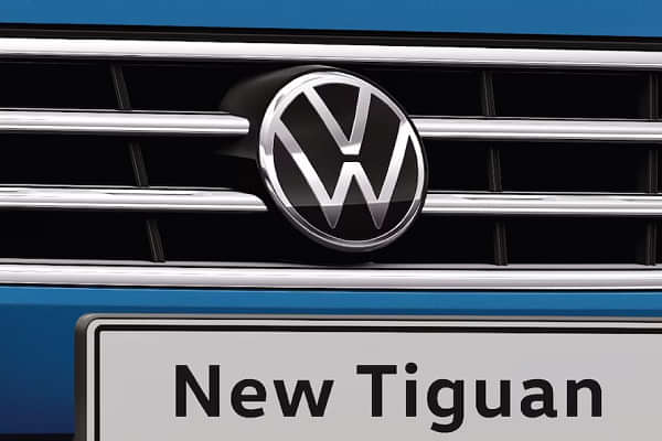 Volkswagen Taigun front badge