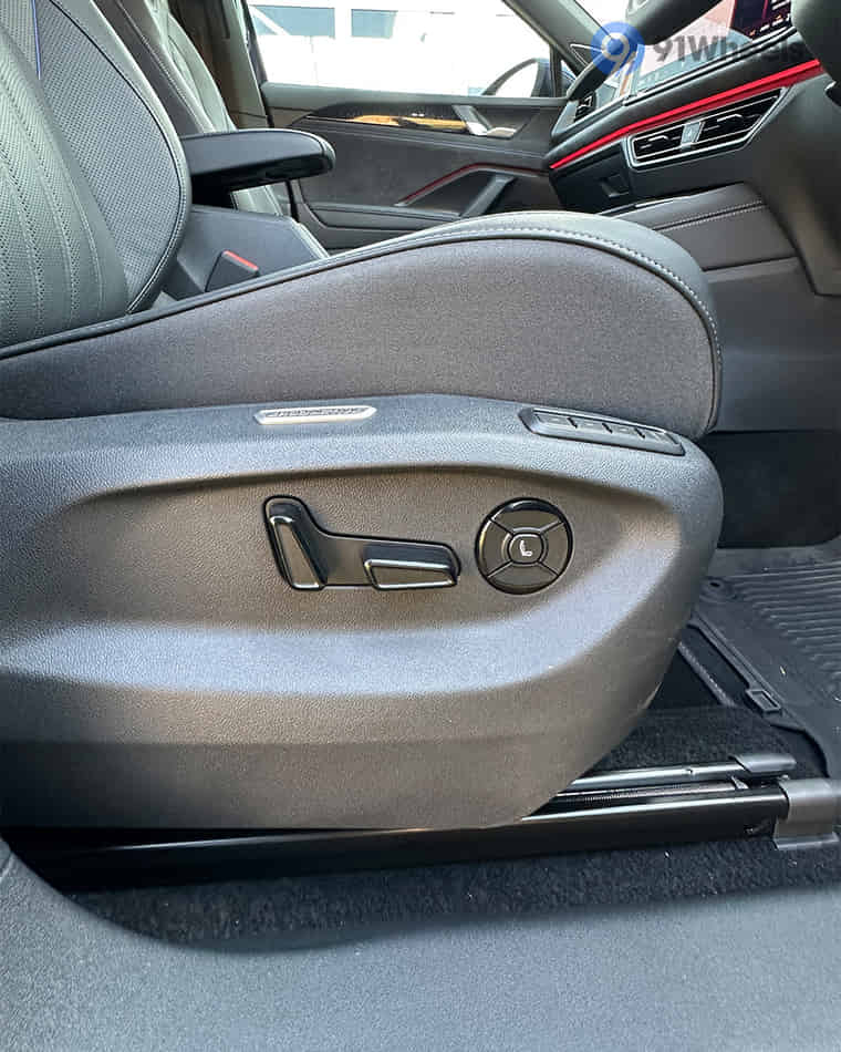 Seats & Cabin Comfort - 4