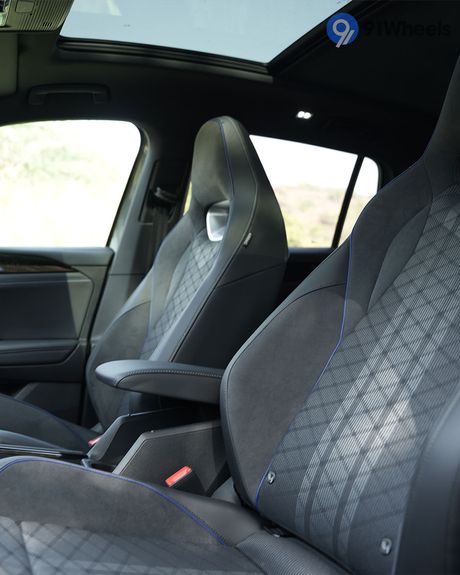Tiguan R-Line Front Row Seats