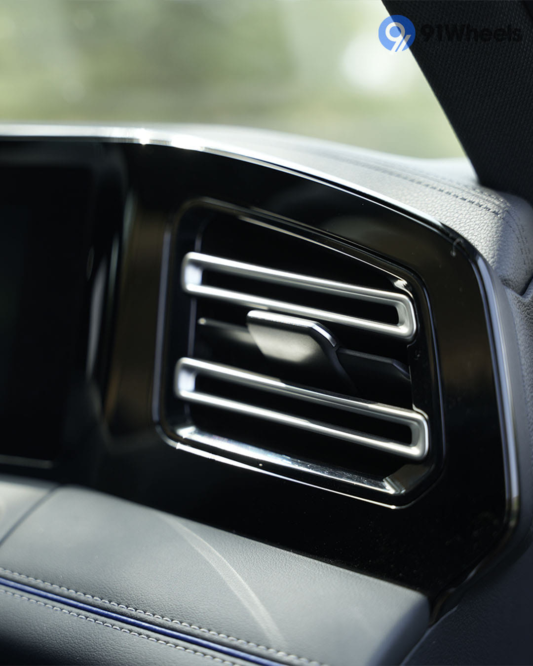 Volkswagen Tiguan R-Line Right Side Air Vents Volkswagen Tiguan R-Line Right Side Air Vents