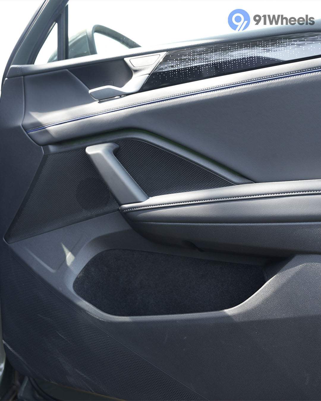 Volkswagen Tiguan R-Line Rear Door Pad Handle Volkswagen Tiguan R-Line Rear Door Pad Handle