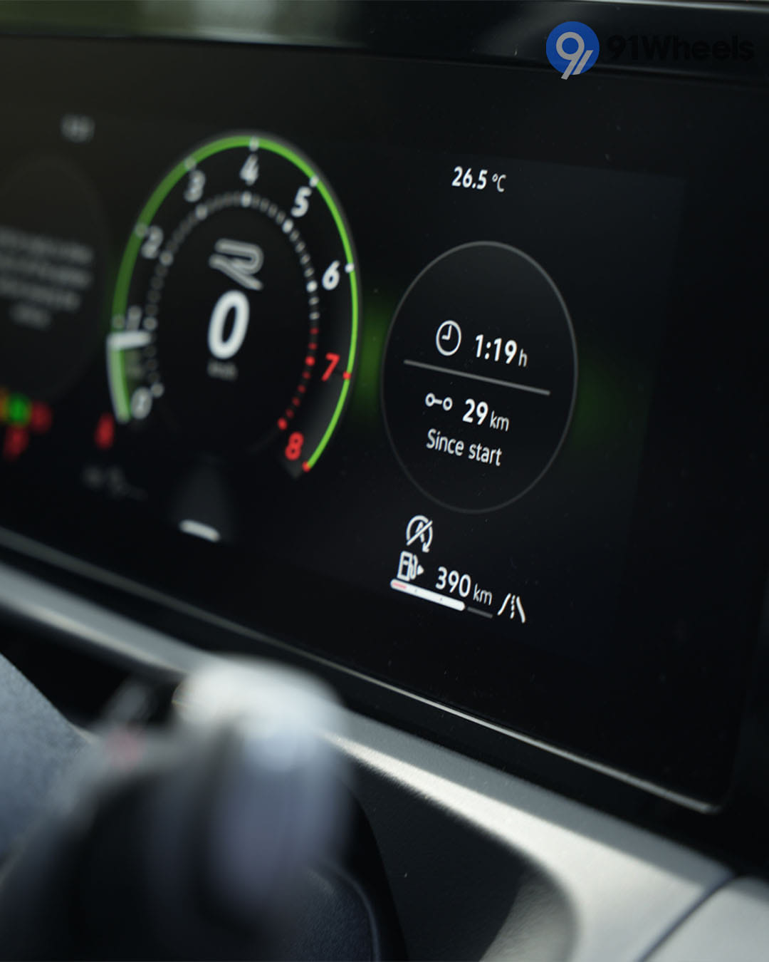 Dashboard & Front Cabin - 5