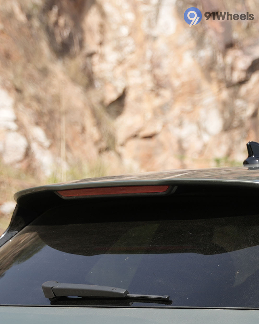 Volkswagen Tiguan R-Line Rear Window Wiper Volkswagen Tiguan R-Line Rear Window Wiper