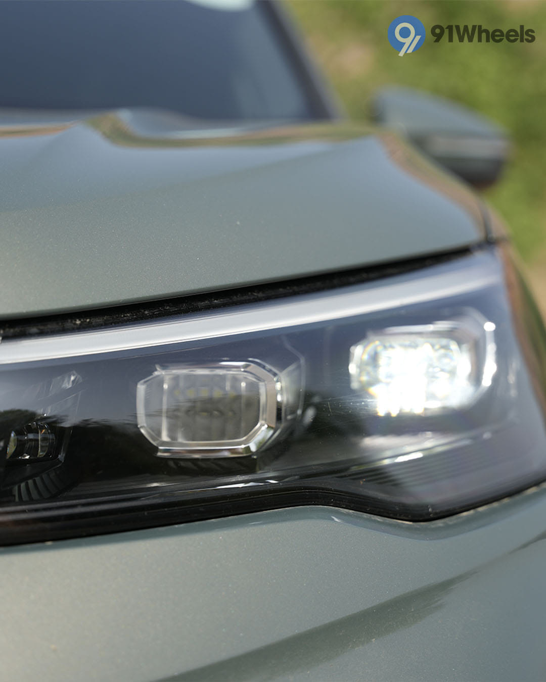 Volkswagen Tiguan R-Line Daytime Running Lamps (DRL) Volkswagen Tiguan R-Line Daytime Running Lamps (DRL)